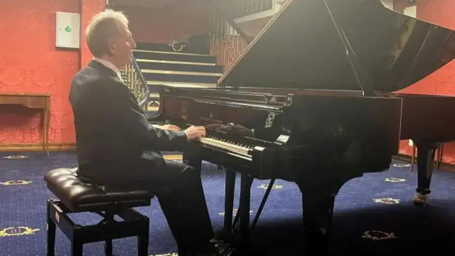 Ama Calabria, il concerto del pianista Sandro De Palma conquista il pubblico del Teatro Grandinetti images Ama Calabria, il concerto del pianista Sandro De Palma conquista il pubblico del Teatro Grandinetti