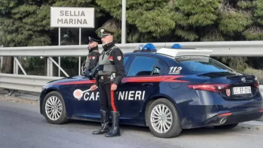 images Viaggiavano in auto lungo la 106 con oltre 3 chili di cocaina a bordo: arrestati due giovani di Isola Capo Rizzuto