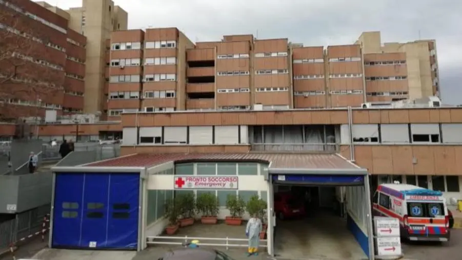 Reggio Calabria, arrestato un uomo al Gom: è accusato di aver minacciato il personale sanitario images Reggio Calabria, arrestato un uomo al Gom: è accusato di aver minacciato il personale sanitario