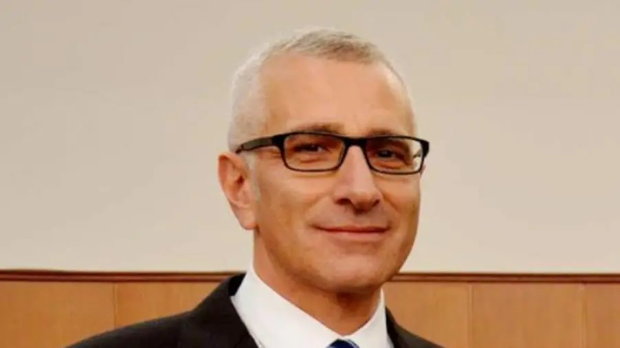 Tragedia a Crotone, il poliziotto che ha sparato è indagato per omicidio images Tragedia a Crotone, il poliziotto che ha sparato è indagato per omicidio