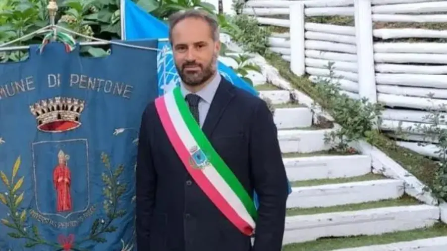 images Carta dei Comuni, il sindaco di Pentone: “È solo l’inizio per altre collaborazioni”