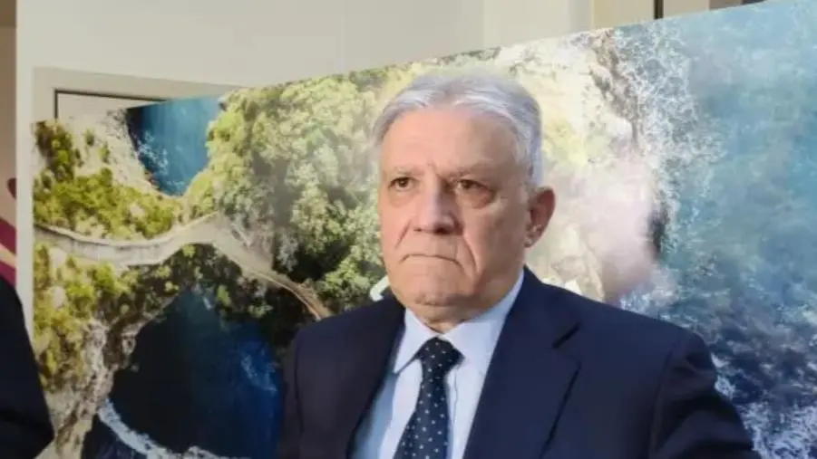 Ciclo rifiuti dell'area centrale della Calabria, entro l'anno la gara europea da 1,5 miliardi images Ciclo rifiuti dell'area centrale della Calabria, entro l'anno la gara europea da 1,5 miliardi