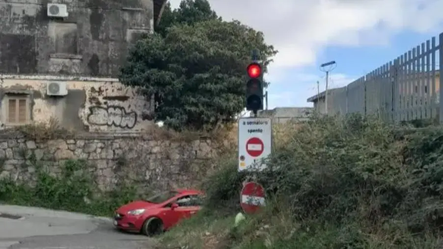 Semaforo in via Orti a Catanzaro, Elio Mauro: "Causa seri disagi agli automobilisti" images Semaforo in via Orti a Catanzaro, Elio Mauro: "Causa seri disagi agli automobilisti"