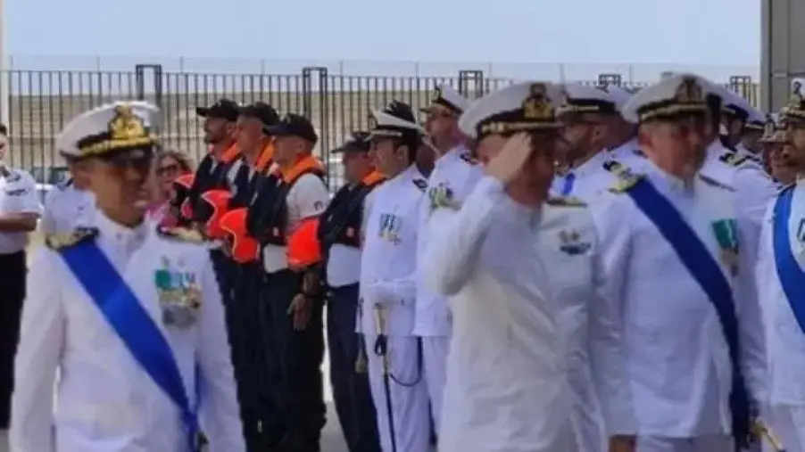 images Cambio della guardia alla Capitaneria di porto di Crotone, Morello subentra ad Aloi 