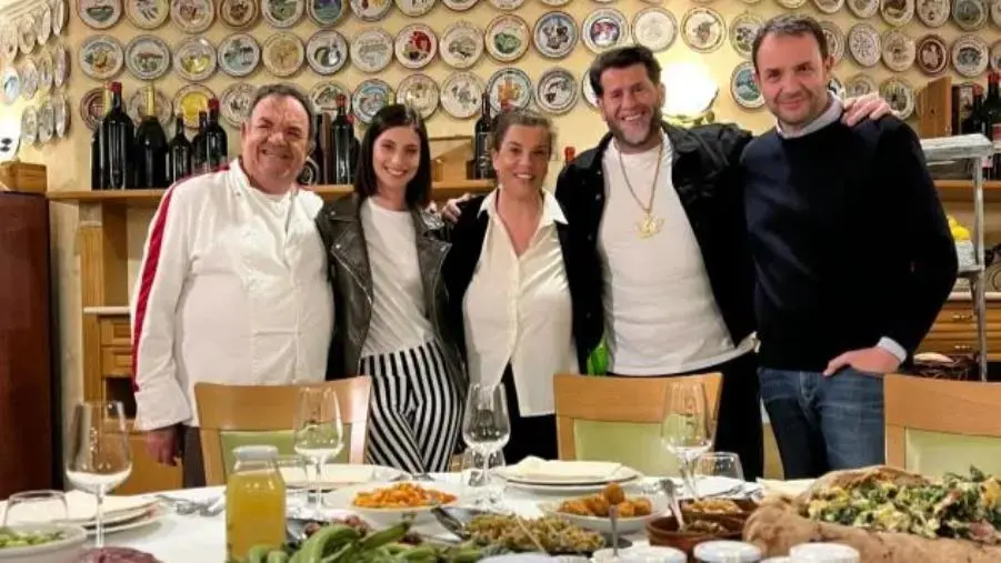 Food Network, fa tappa in Calabria il “Panino Perfetto” format on the road che racconta luoghi e persone images Food Network, fa tappa in Calabria il “Panino Perfetto” format on the road che racconta luoghi e persone