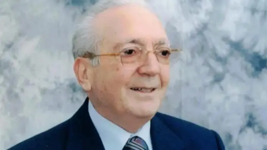 images Domani appuntamento con la cultura a Botricello grazie all'ultima opera di Paolo Camastra