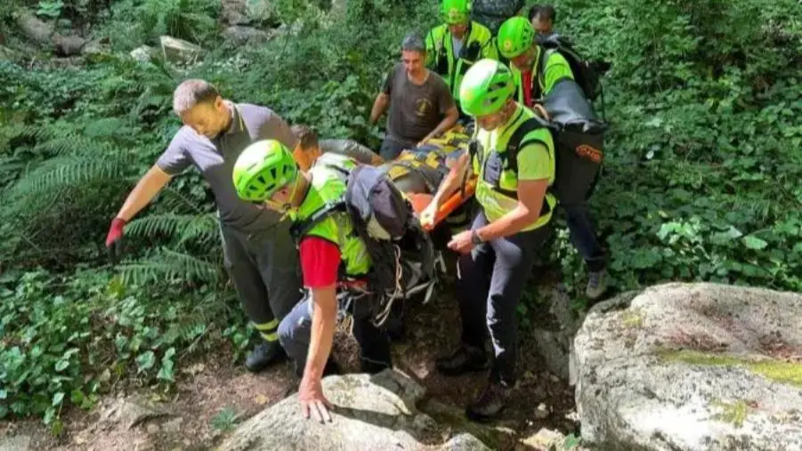 images Bivongi, donna cade in un fiume: salvata dal Sasc