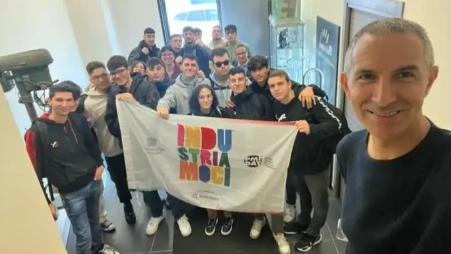 'Pmi day Industriamoci', protagonisti gli studenti dell’IIS “Petrucci Ferraris Maresca” e dell’ITTS “E. Scalfaro” di Catanzaro images 'Pmi day Industriamoci', protagonisti gli studenti dell’IIS “Petrucci Ferraris Maresca” e dell’ITTS “E. Scalfaro” di Catanzaro