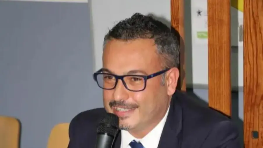 Vertenza dirigenza scolastica, Scerbo: “Gestione superficiale, il sindaco di Settingiano si dimetta” images Vertenza dirigenza scolastica, Scerbo: “Gestione superficiale, il sindaco di Settingiano si dimetta”