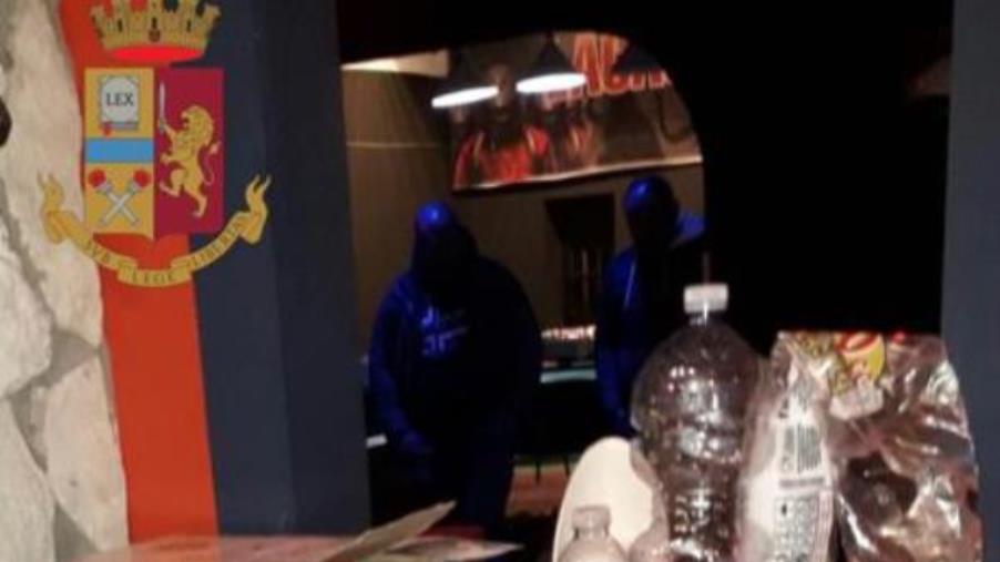 images Chiuso per irregolarità locale della "movida" vibonese