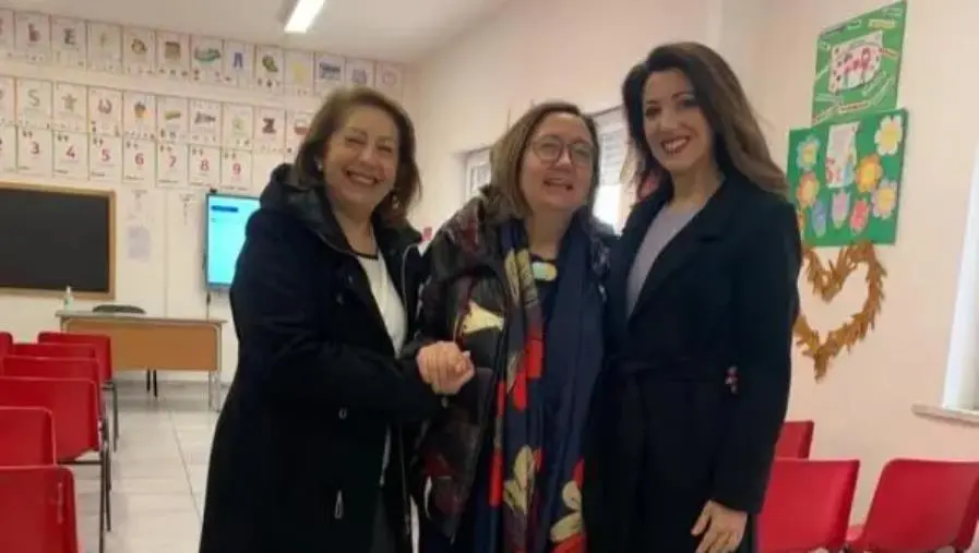 images "INTERconNETiamoci...ma con la testa!": all'Istituto Scolastico Sabatini di Borgia la terza tappa del service nazionale