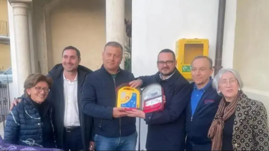 A Casabona installato un defibrillatore per la comunità: la soddisfazione di Alecci images A Casabona installato un defibrillatore per la comunità: la soddisfazione di Alecci