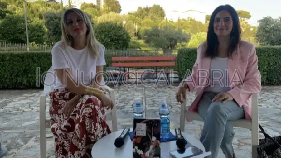 “Libri&Bollicine”, Alessia Principe racconta le sue "Stelle meccaniche": un viaggio distopico nel tempo images “Libri&Bollicine”, Alessia Principe racconta le sue "Stelle meccaniche": un viaggio distopico nel tempo