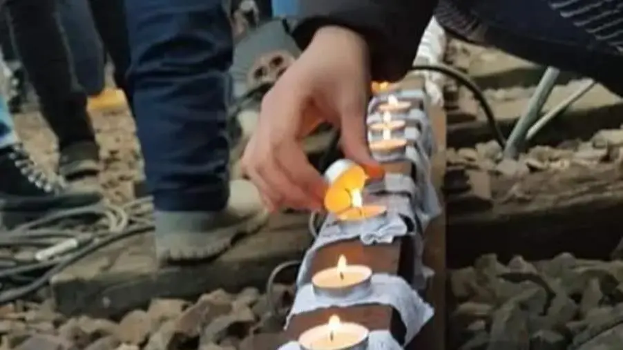 I ragazzi del Liceo Classico Galluppi di Catanzaro in partenza per il Treno della memoria images I ragazzi del Liceo Classico Galluppi di Catanzaro in partenza per il Treno della memoria