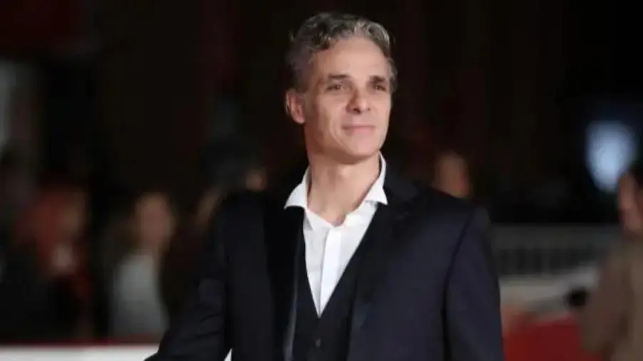 images Un incontro di cuore e solidarietà: l’attore Francesco Colella venerdì a Villa Emilia 