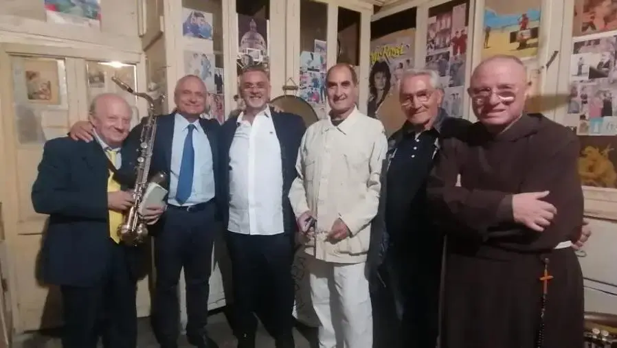 images A Cropani scoperta la targa celebrativa "Scuola di Musica Giuseppe Cimino" 