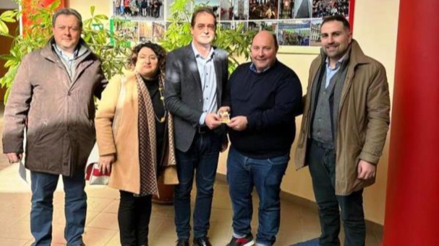 Rossano-Corigliano, incontro a scuola con Coldiretti per unire innovazione e tradizione images Rossano-Corigliano, incontro a scuola con Coldiretti per unire innovazione e tradizione