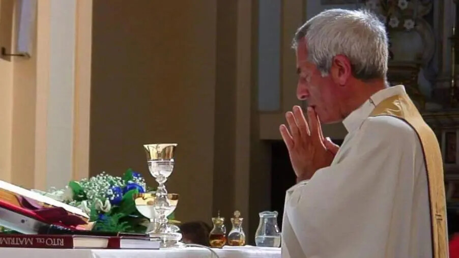 L'Associazione 'Don Dino Piraino' a 5 anni dalla sua scomparsa: "E se lui fosse stato su quella spiaggia?" images L'Associazione 'Don Dino Piraino' a 5 anni dalla sua scomparsa: "E se lui fosse stato su quella spiaggia?"