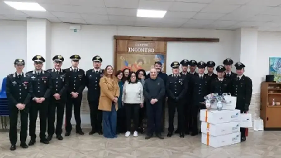 Gli allievi Carabinieri della Scuola di Reggio Calabria donano le uova di Pasqua ai piccoli pazienti del Gom images Gli allievi Carabinieri della Scuola di Reggio Calabria donano le uova di Pasqua ai piccoli pazienti del Gom