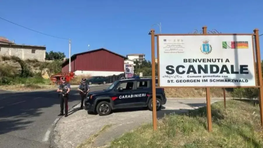 images Scandale, spacciava droga in casa: arrestato