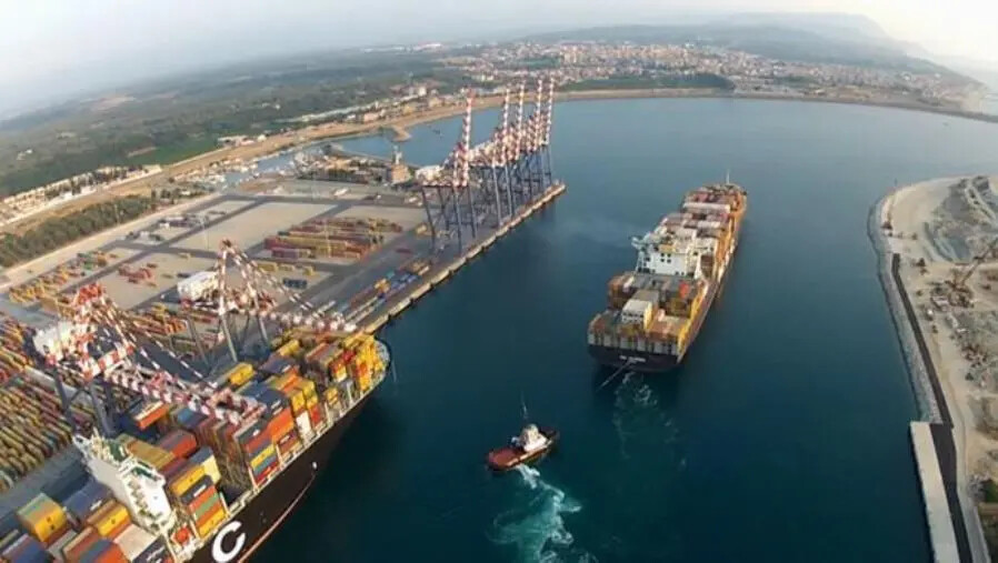 images Porto di Gioia Tauro, previste agevolazioni sulle tasse d'ancoraggio per favorire lo scalo