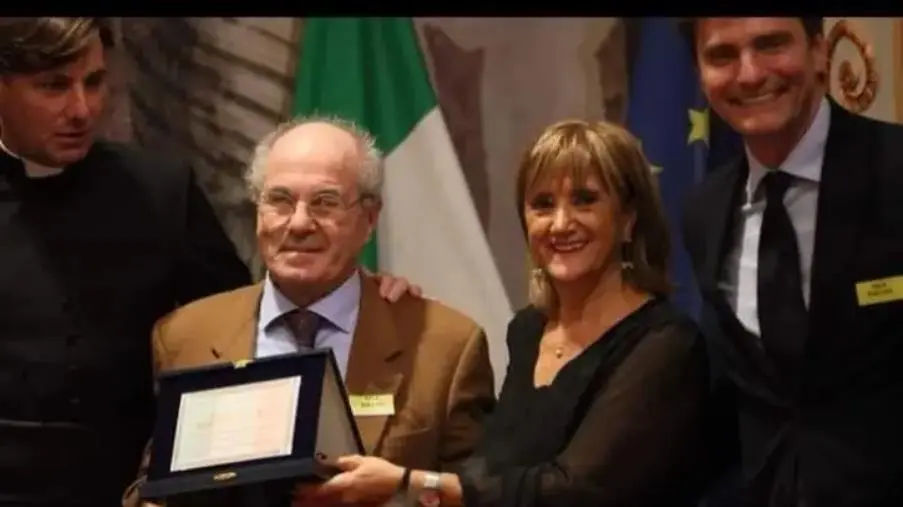 images “Il Testimone del Volontariato Italia” va a Pettenati, il pittore romano che ha realizzato gli spazi di CasaPaese a Cicala