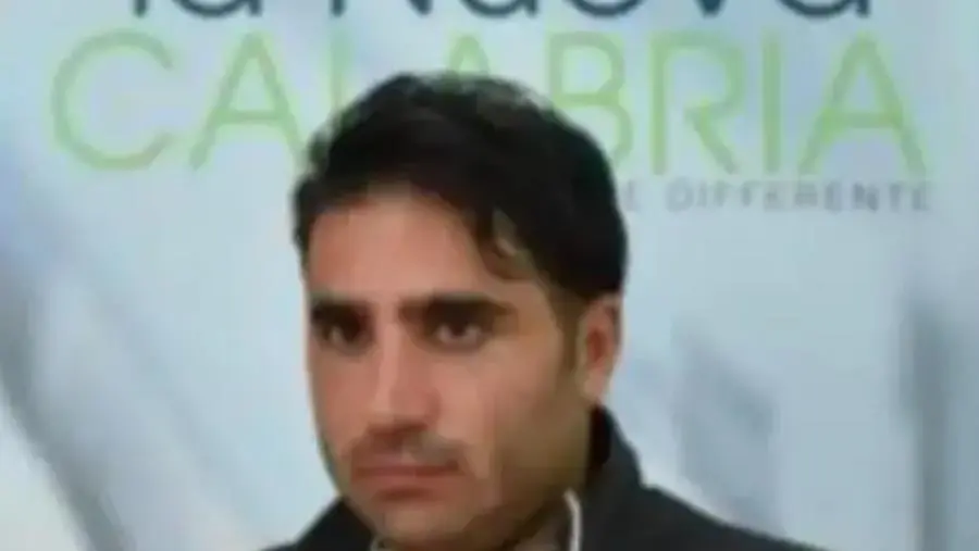 Catanzaro, bimbo si "blocca" in auto al caldo: salvato images Catanzaro, bimbo si "blocca" in auto al caldo: salvato