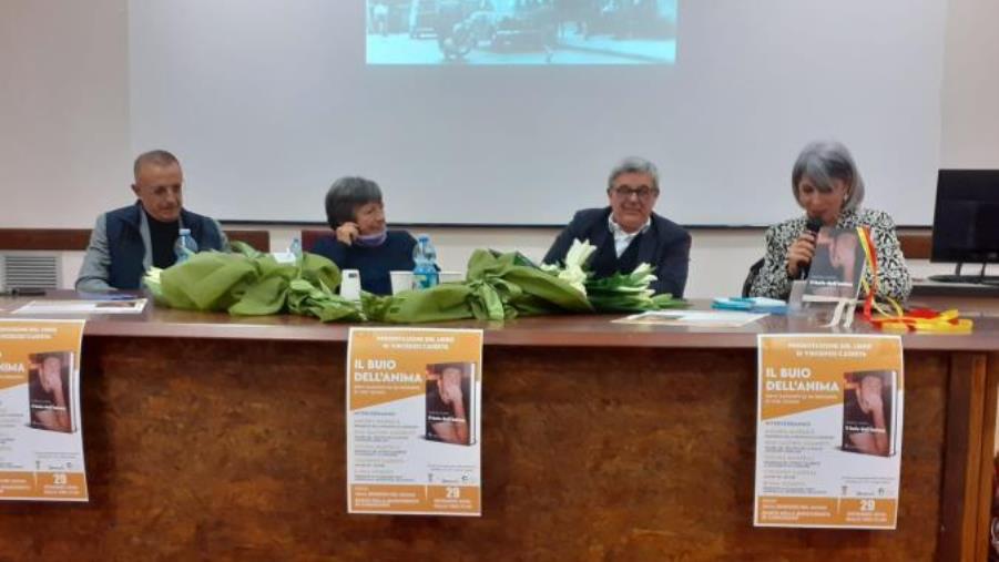 Presentato a Catanzaro il libro “Il buio dell’anima” di Vincenzo Caserta images Presentato a Catanzaro il libro “Il buio dell’anima” di Vincenzo Caserta