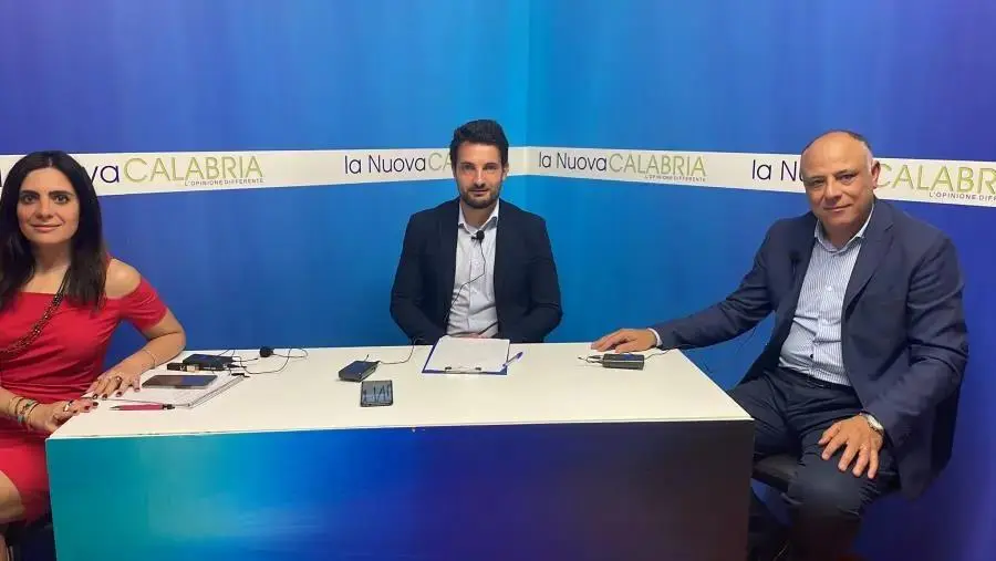 Catanzaro Capitale: elezioni Umg con ospite Stefano Alcaro e il cimitero al coperto a Parco Romani images Catanzaro Capitale: elezioni Umg con ospite Stefano Alcaro e il cimitero al coperto a Parco Romani