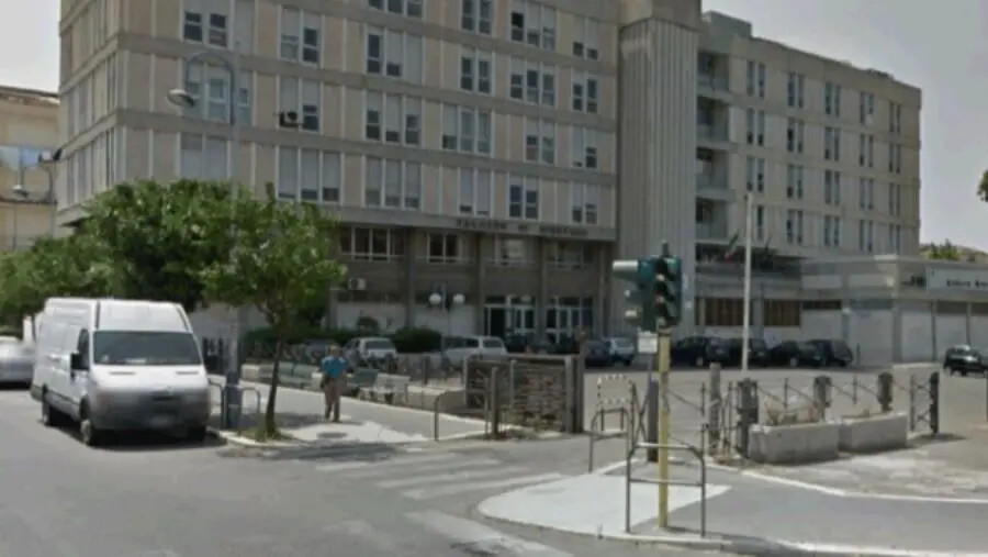 images Allaccio abusivo a cabina elettrica: il Tribunale di Crotone lo assolve  