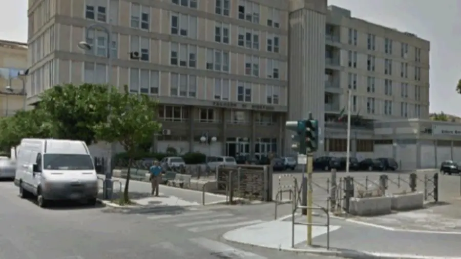 Allaccio abusivo a cabina elettrica: il Tribunale di Crotone lo assolve  