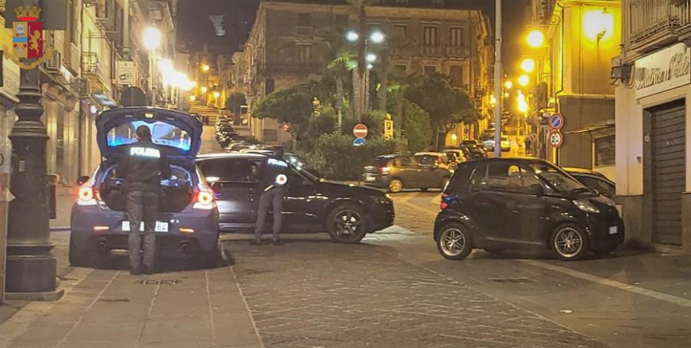 Movida. Aumenta
la sorveglianza a Vibo: controllate 175 persone e 65 auto images Movida. Aumenta
la sorveglianza a Vibo: controllate 175 persone e 65 auto