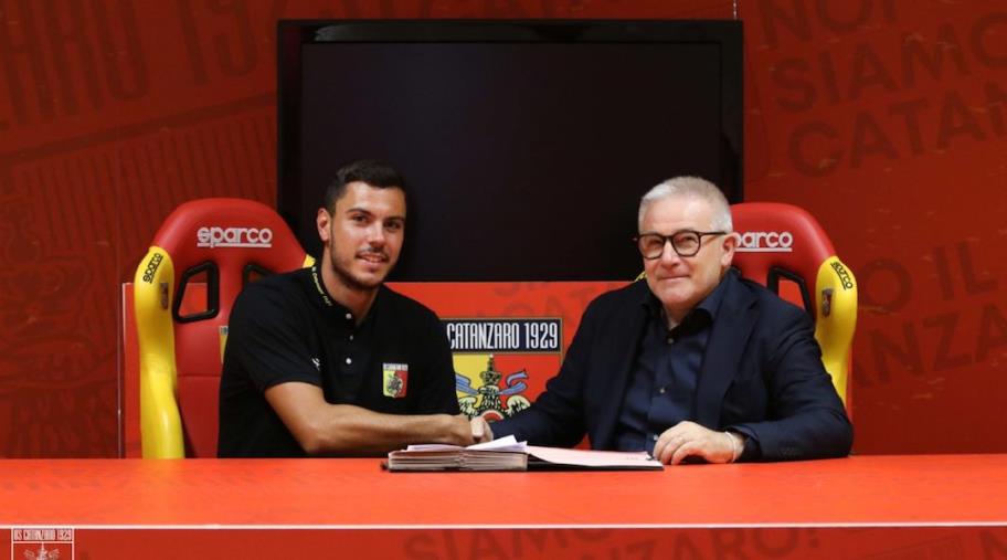 Us Catanzaro 1929, biennale per Simone Pontisso images Us Catanzaro 1929, biennale per Simone Pontisso