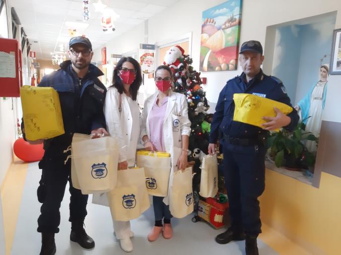 images Continua l'impegno di Assipol nel sociale: consegnata la "Befana" ai piccoli pazienti del Pugliese-Ciaccio
