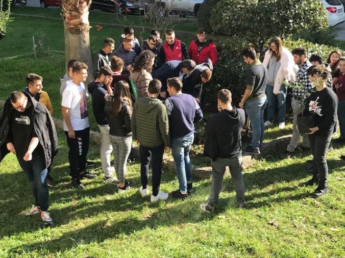 images Minicar si scontra con un mezzo della nettezza urbana sulla Via provinciale a Guardavalle Marina, il guidatore resta ferito