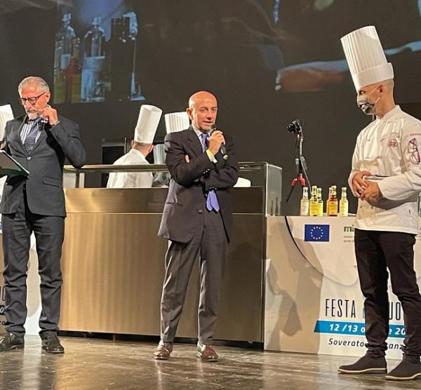Catanzaro capitale della gastronomia con la “Festa dei Cuochi”. Sul palcoscenico anche sua maestà il “Morzello” images Catanzaro capitale della gastronomia con la “Festa dei Cuochi”. Sul palcoscenico anche sua maestà il “Morzello”
