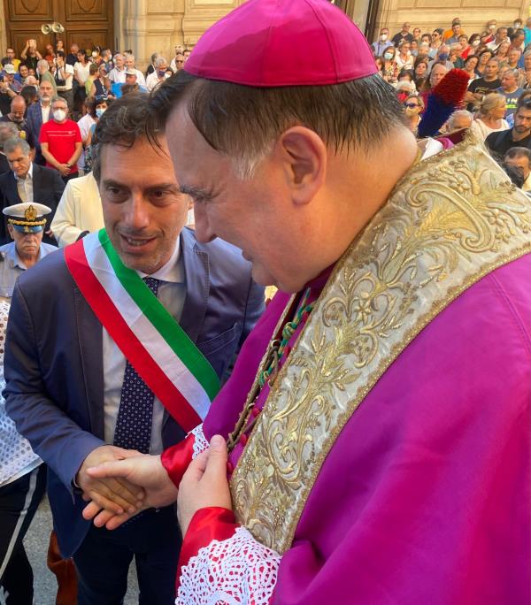 images S. Vitaliano a Catanzaro, Fiorita: "Dopo le parole di mons. Maniago ho sentito tutta intera la responsabilità di rendere la città la 'casa di tutti'" 