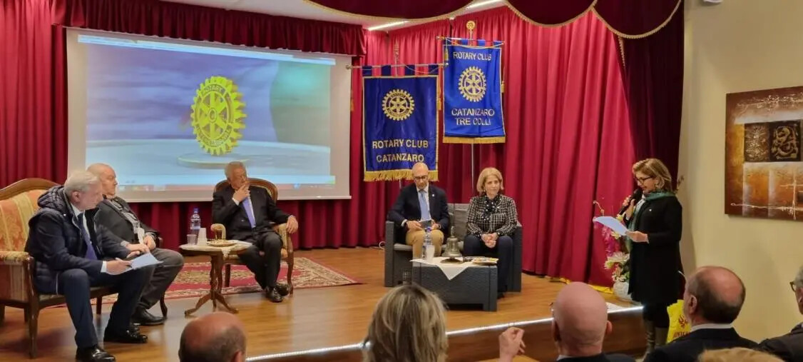 Il Rotary Club Catanzaro ha incontrato il prof. Alberto Focà images Il Rotary Club Catanzaro ha incontrato il prof. Alberto Focà