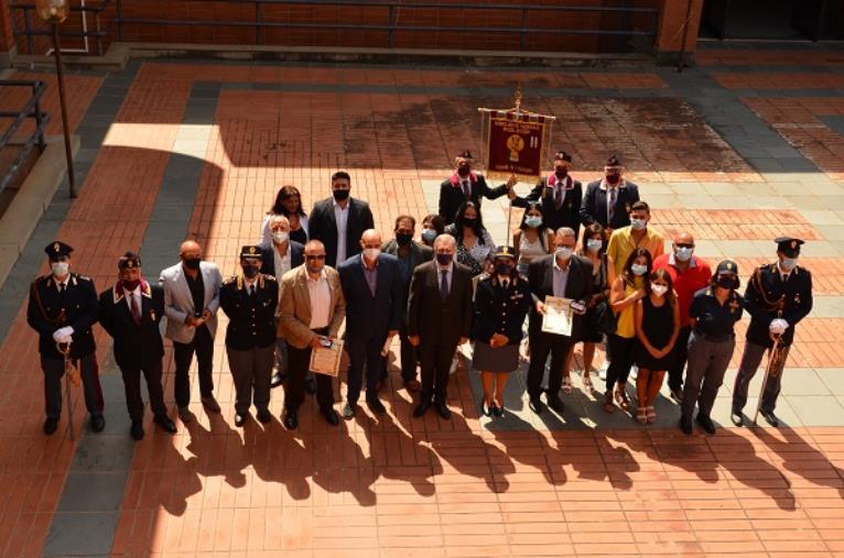 images A Catanzaro e Lamezia Terme il questore consegna le medaglie di commiato al personale della Polizia di Stato 