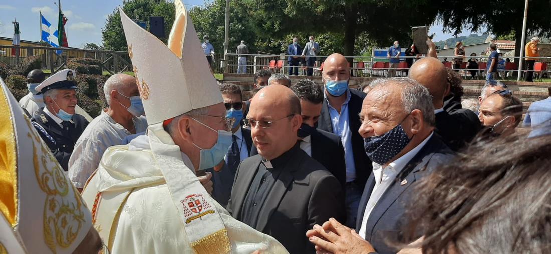 Fede&culti. Il commosso saluto tra Zoleo (Dc Calabria) e il segretario di Stato di Vaticano, Parolin images Fede&culti. Il commosso saluto tra Zoleo (Dc Calabria) e il segretario di Stato di Vaticano, Parolin