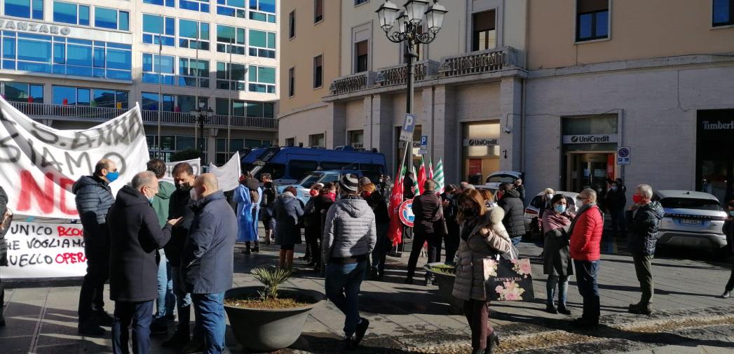 images La Fp Cgil&nbsp;in piazza a fianco dei lavoratori del Sant’Anna Hospital