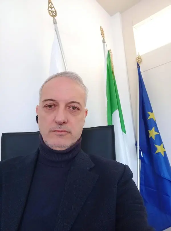 “Basta trasformare il dolore in spettacolo”, i Corecom denunciano il mercimonio mediatico della cronaca nera e chiedono tutela immediata per i minori
