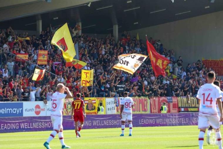 Serie BKT, Catanzaro e Feralpisalò in campo domani alle 16.15: i convocati images Serie BKT, Catanzaro e Feralpisalò in campo domani alle 16.15: i convocati