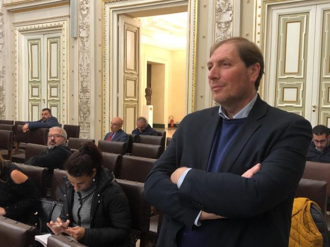 Coronavirus. Nuovo caso positivo ad Altomonte: disposta la quarantena e i tamponi ai genitori
images Coronavirus. Nuovo caso positivo ad Altomonte: disposta la quarantena e i tamponi ai genitori