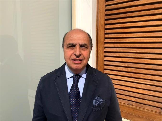 Le infezioni respiratorie e l'importanza del lavaggio nasale. A tu per tu con Gaetano Silvestre images Le infezioni respiratorie e l'importanza del lavaggio nasale. A tu per tu con Gaetano Silvestre