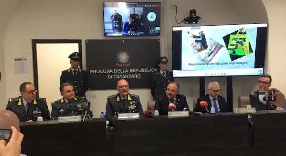 images “Gentleman 2": nei messaggi le foto della droga, i soldi e i conteggi di chi investiva  