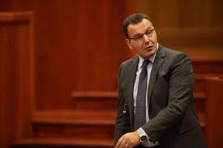 images Regionali. L'ex consigliere regionale Giudiceandrea lascia il Pd: sarà candidato nelle liste a sostegno di de Magistris 