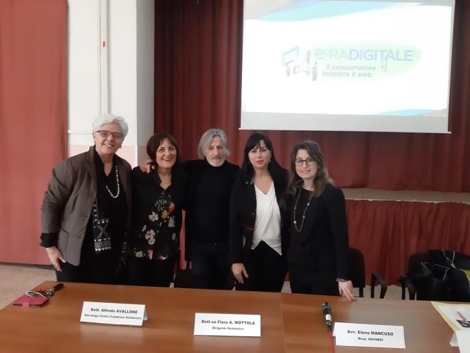 Un esercito di studenti contro le "Fake news" all'incontro promosso da Adoc- Adusbef- Federconsumatori alla scuola Manzoni images Un esercito di studenti contro le "Fake news" all'incontro promosso da Adoc- Adusbef- Federconsumatori alla scuola Manzoni