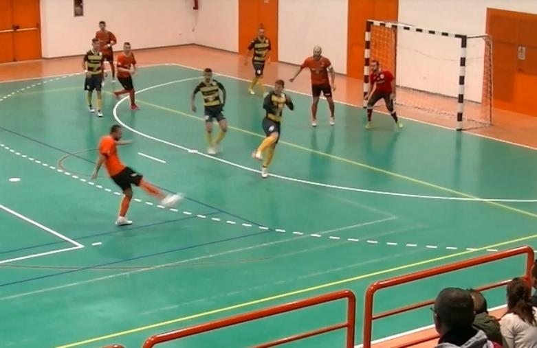 Irrigavano una vasta piantagione di canapa indiana, due arresti images Irrigavano una vasta piantagione di canapa indiana, due arresti