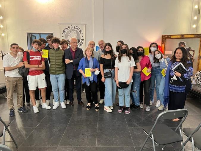 Dal Progetto Gutenberg un appello alla non violenza con il saggista Filippo La Porta images Dal Progetto Gutenberg un appello alla non violenza con il saggista Filippo La Porta